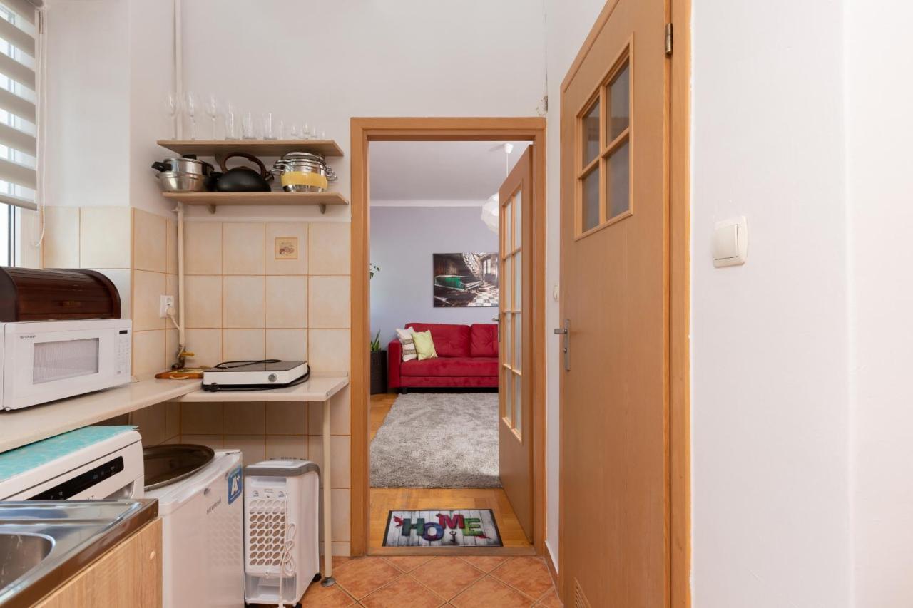 Metro Politechnika Studio Konstytucji By Renters Lägenhet Warszawa Exteriör bild