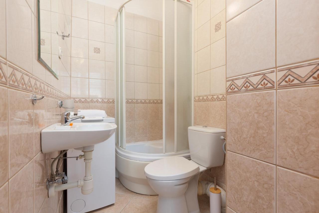 Metro Politechnika Studio Konstytucji By Renters Lägenhet Warszawa Exteriör bild
